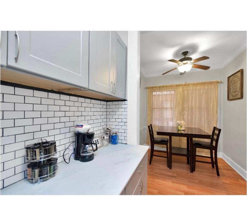 Cozy Downtown Studio By Toyota Center Houston Exterior foto